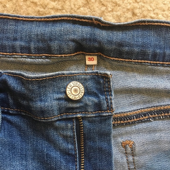 Levi’s jean shorts - Picture 4 of 4